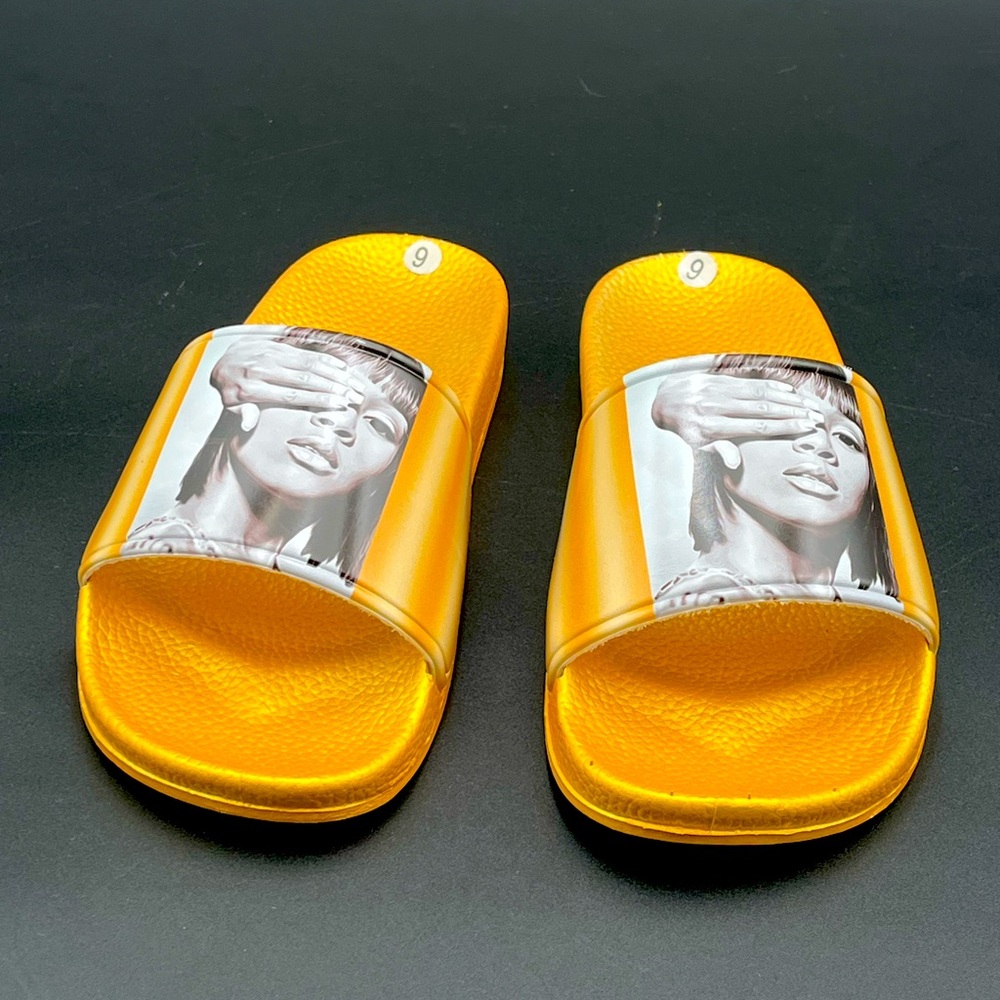 Cross Colours Gold Left Eye Tribute Slides size 6
